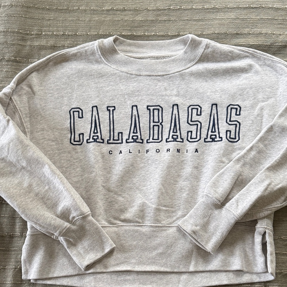 Abercrombie & Fitch Boxy Light Gray Calabasas Sweater